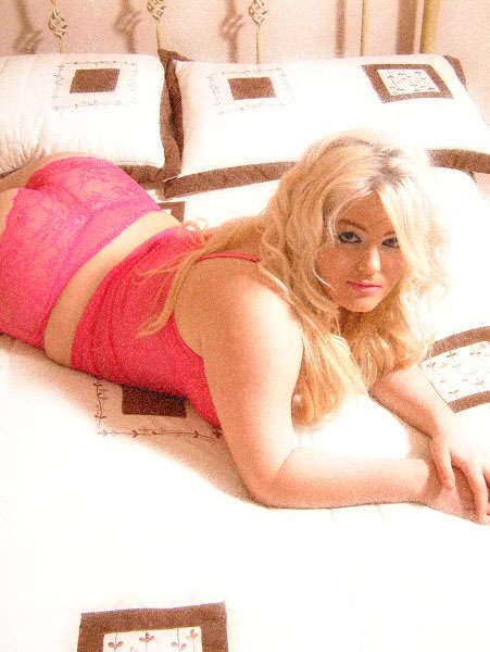 Lingerie models: photo of English (UK) Lingerie model sxynaomi from , UK (England)