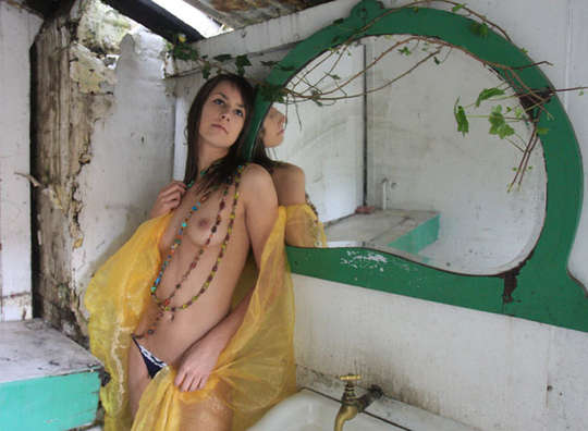 Artistic Nude Figure models: photo of Australian Artistic Nude Figure model Emma Kate from Melbourne, Australia