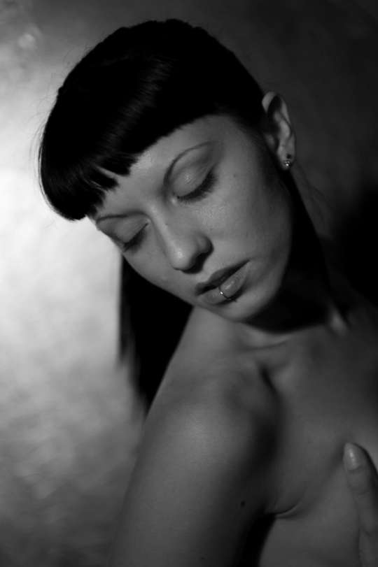 Artistic Nude Figure models: photo of Australian Artistic Nude Figure model Vicki Vixin from , Australia