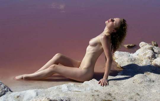 Artistic Nude Figure models: photo of English (UK) Artistic Nude Figure model Kiana Kraze from , UK (England)