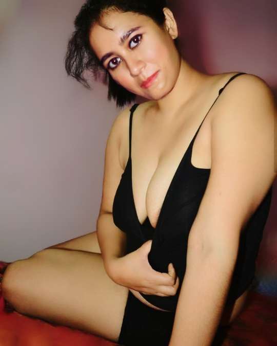 Fetish models: photo of Indian Fetish model Janhvi  from , India