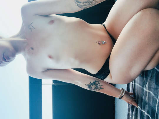 Topless models: photo of Canadian Topless model Brattyxbunny040  from , Canada